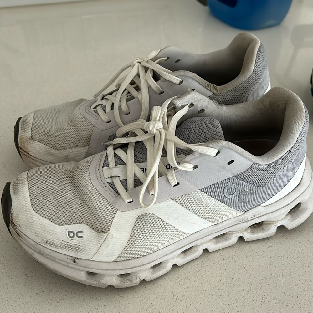 Oncloud sneaker